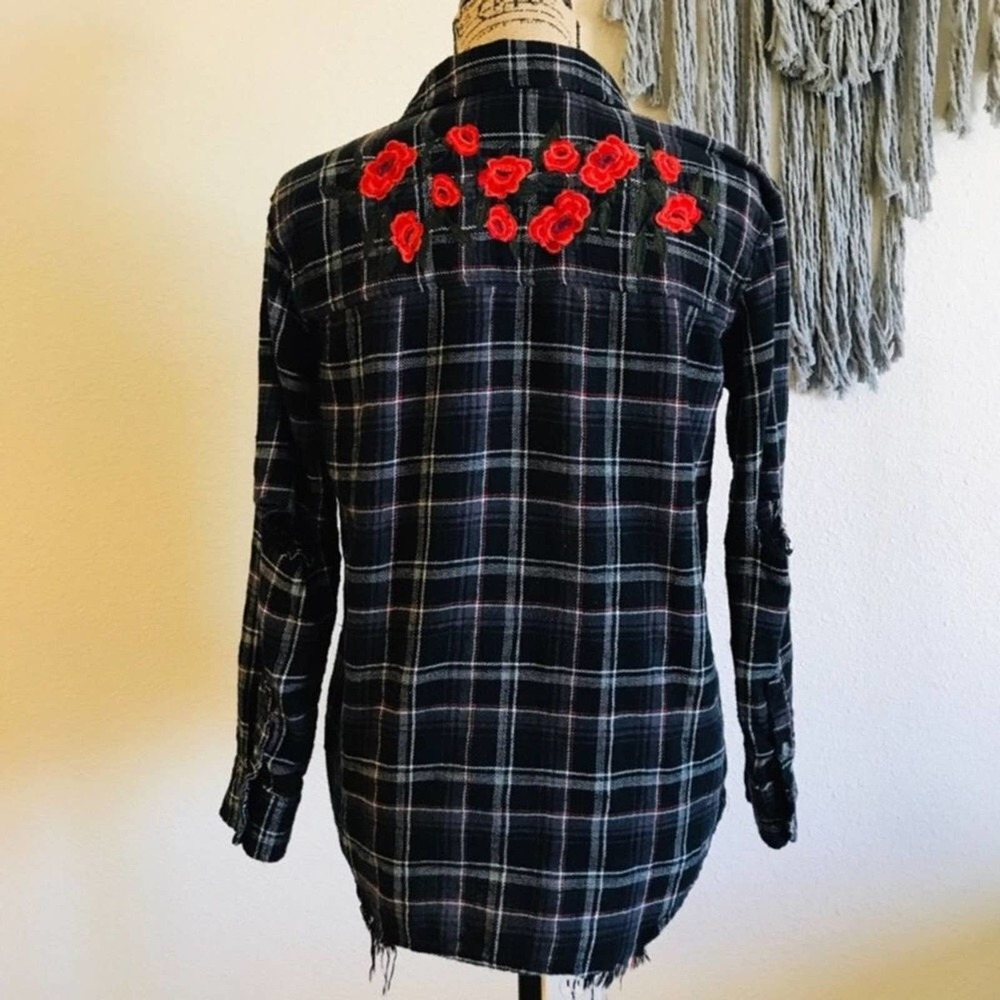 American Eagle Rose Appliqué Distressed Fl…